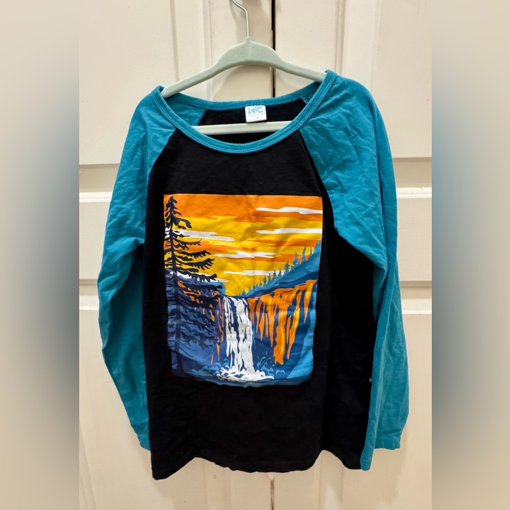 Blue and Black Long Sleeve Tee with Scenic Graphic